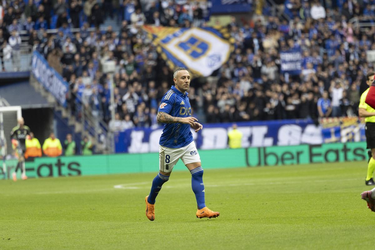Las imágenes del partido entre el Real Oviedo y el Rayo Vallecano en el ...