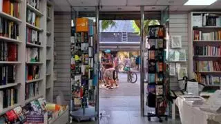 La última librería de la Barceloneta, cerrada en enero, da paso a una tienda de productos cannábicos