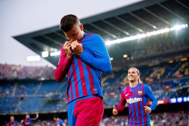 Piqué celebrando el gol ante la Real Sociedad