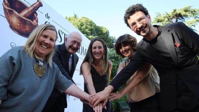 Laia Coma, Jaume Subirós, Trinitat Gilbert, Patricia Sierra i Raül Balam, guanyadors dels Premis Nacionals de Gastronomia 2026, aquest dimecres al Palau de Pedralbes