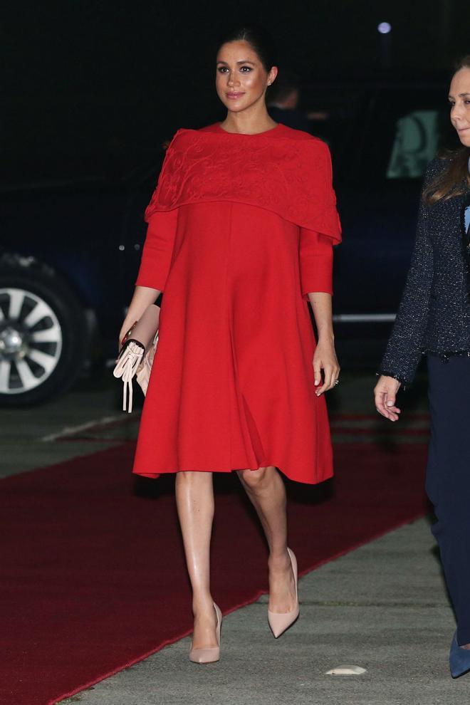 Meghan Markle con vestido rojo de Valentino