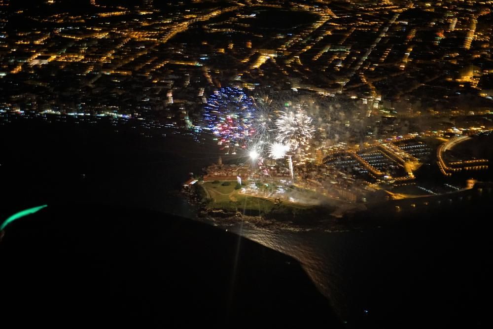 Gijón, la noche de los fuegos desde el aire