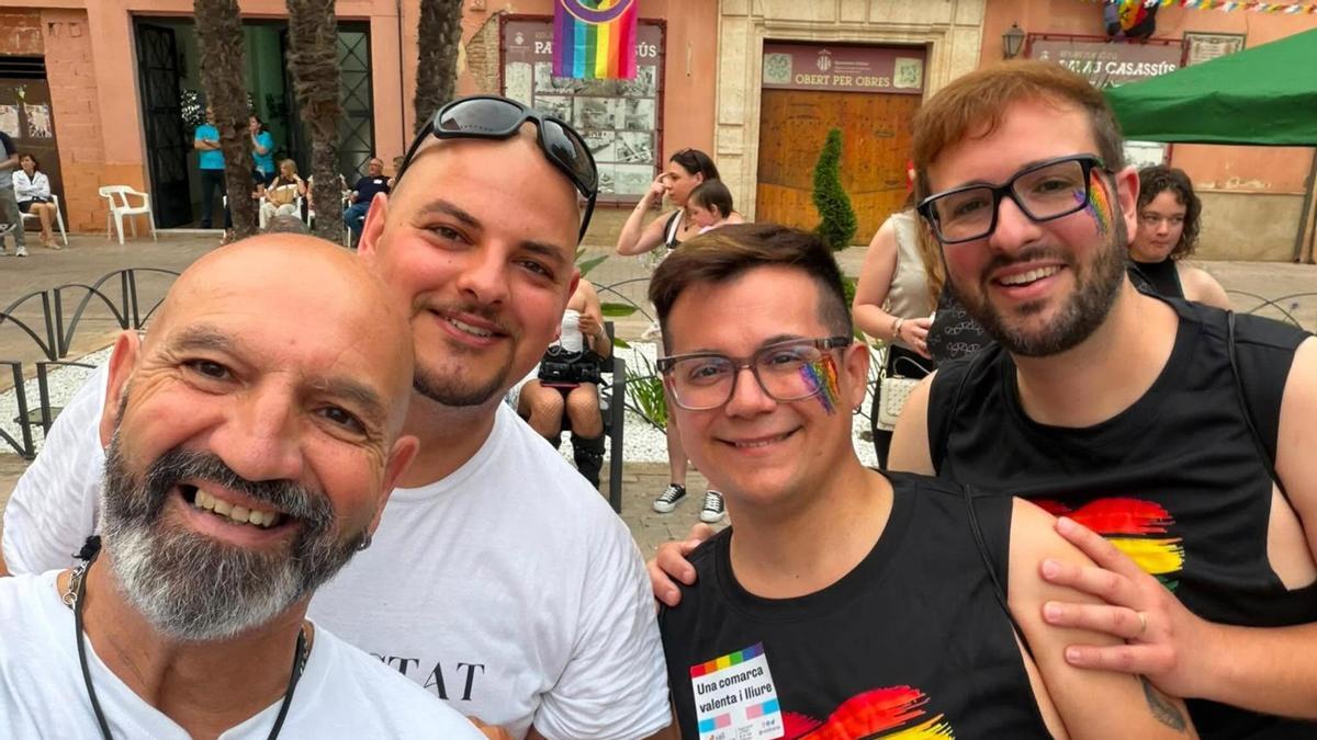 Integrantes de La Vall Diversa en un acto.