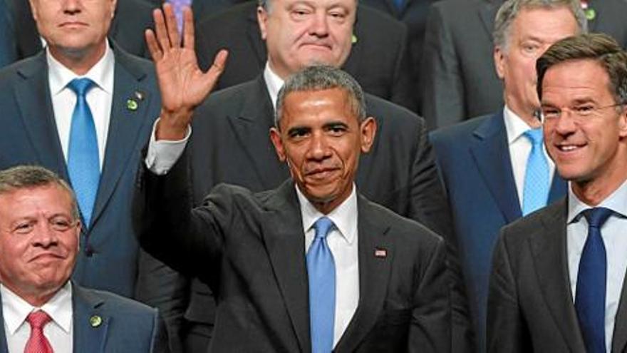 Obama, al centre de la fotografia, amb els participants a la cimera