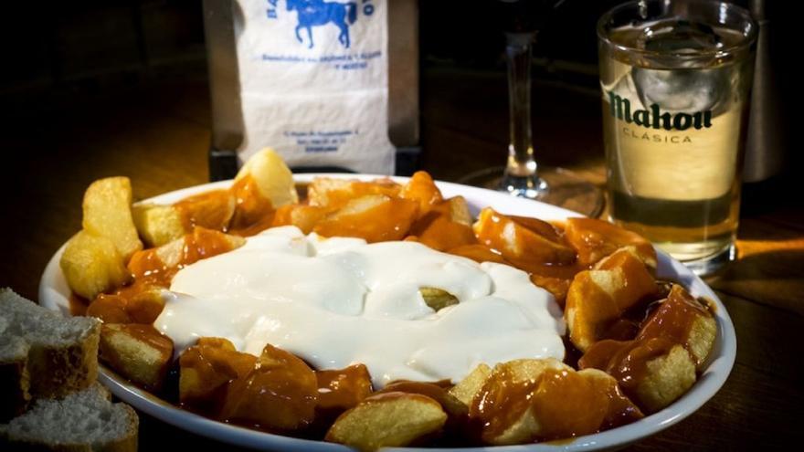 Las patatas, el &quot;arma&quot; culinaria del bar Caballero de Zamora