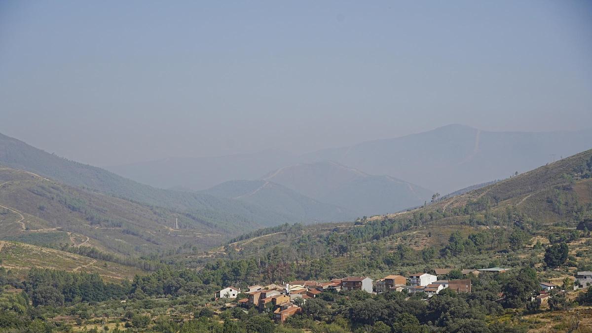 Estabilizado el incendio forestal en Las Hurdes (Cáceres)