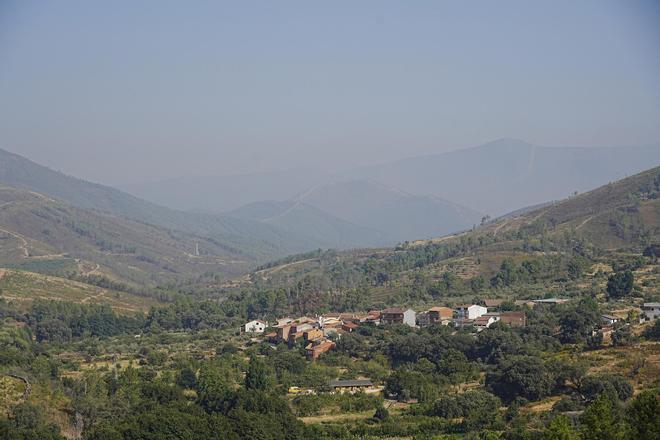 Estabilizado el incendio forestal en Las Hurdes (Cáceres)