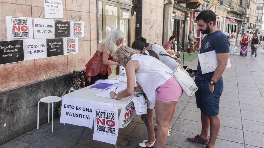 «No puede ser que la alcaldesa de Cáceres haga a los ciudadanos responsables de los ruidos»