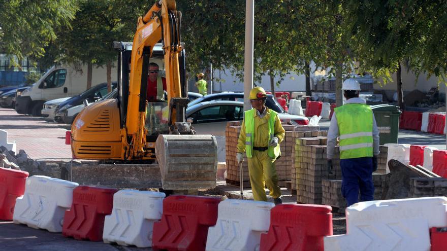 La Región de Murcia es la comunidad en la que más horas se trabaja