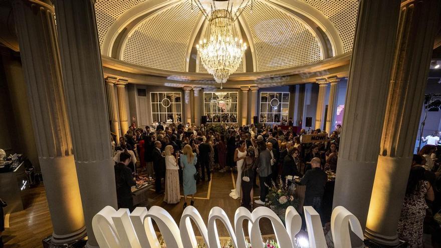 En imágenes| Ambiente tras la gala de los Premios Woman Aragón en Zaragoza