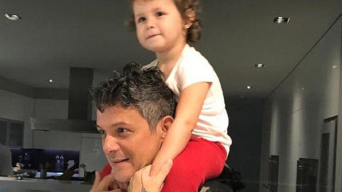 Alejandro Sanz cautiva a sus seguidores con un dibujo de su hija Alma | Google