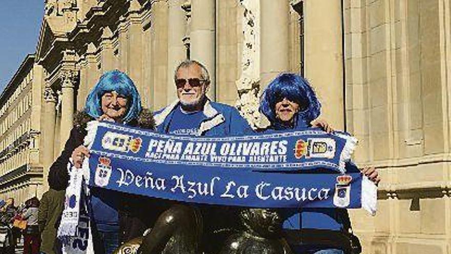 Valen Lorenzo, Belinda Camblor, Tino Piquín, Elías Alonso, Raúl Llano y Pedro González, en la plaza del Pilar.