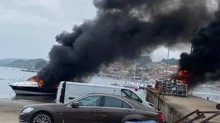 Un incendio en el puerto de Vilariño afecta a una lancha de recreo y a aparejos de pesca