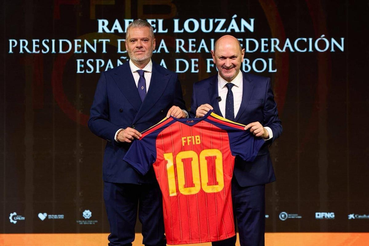 La FFIB ha reconocido a los clubes, jugadores y personas que han ayudado a contruir y fomentar el fútbol en Baleares La FFIB ha reconocido a los clubes, jugadores y personas que han ayudado a contruir y fomentar el fútbol en Baleares