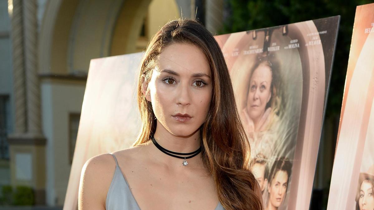 Troian Bellisario, de 'Pretty Little Liars', confiesa que sufrió anorexia