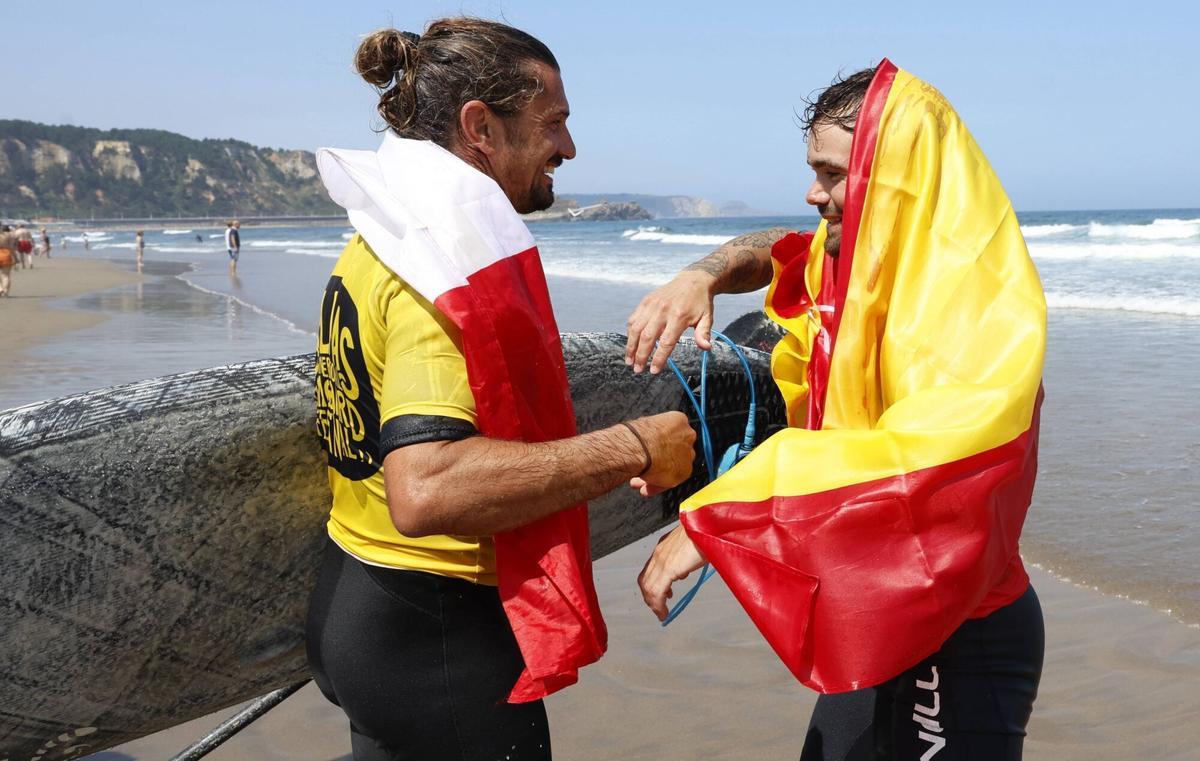 En imágenes: Así fue la victoria de España en el campeonato de paddle surf de Salinas En imágenes: Así fue la victoria de España en el campeonato de paddle surf de Salinas