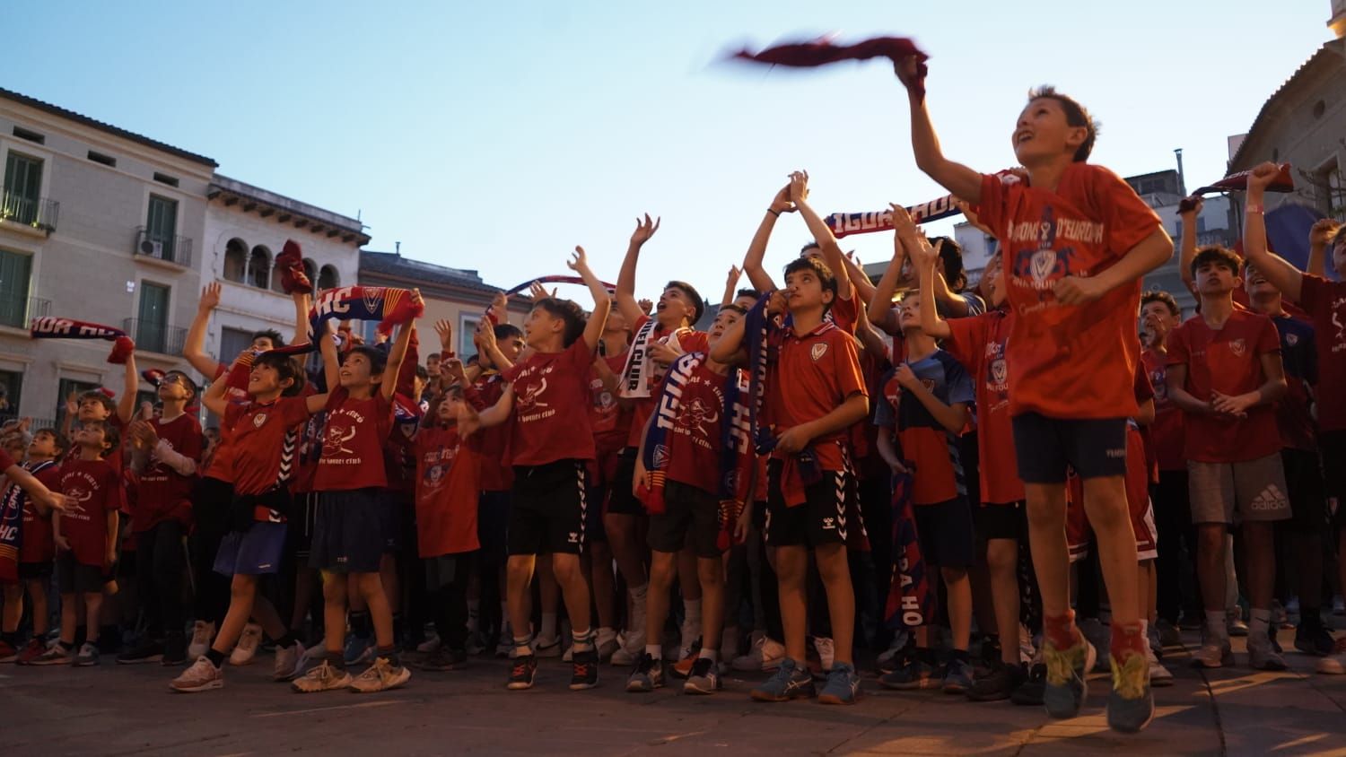 Les millors imatges de la celebració de l'Igualada HC després de guanyar l'Europe Cup