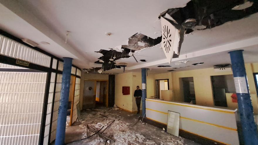 El imparable deterioro del viejo hospital de Murias
