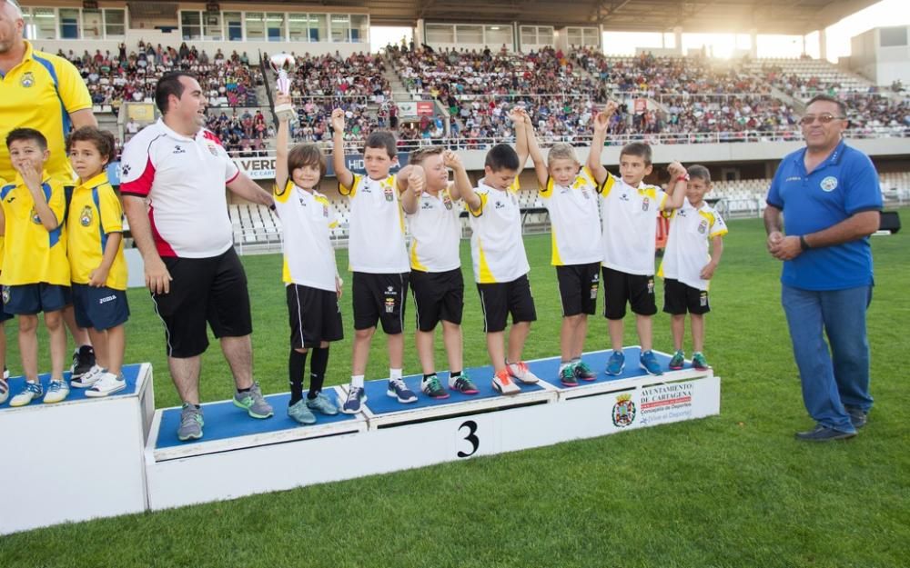 Clausura de la liga local de fútbol base de Cartag