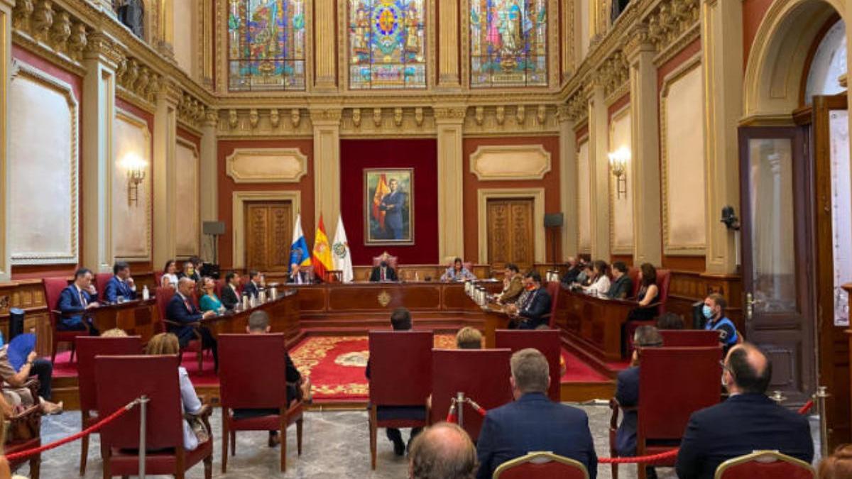 Pleno para debatir la moción de censura en Santa Cruz de Tenerife.