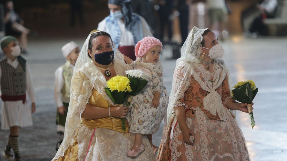 Búscate en el segundo día de Ofrenda por la calle de Caballeros (entre las 21.00 y las 22.00 horas)