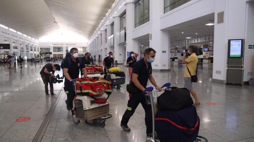 Los bomberos malagueños vuelven de Beirut: &quot;Barrimos hasta la última vivienda&quot;