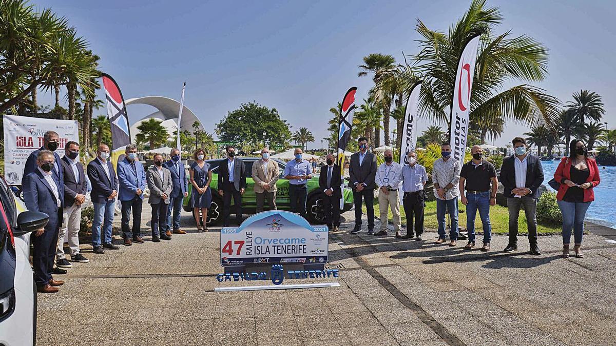Organizadores y autoridades en el acto de presentación del Rally Orvecame Isla Tenerife.