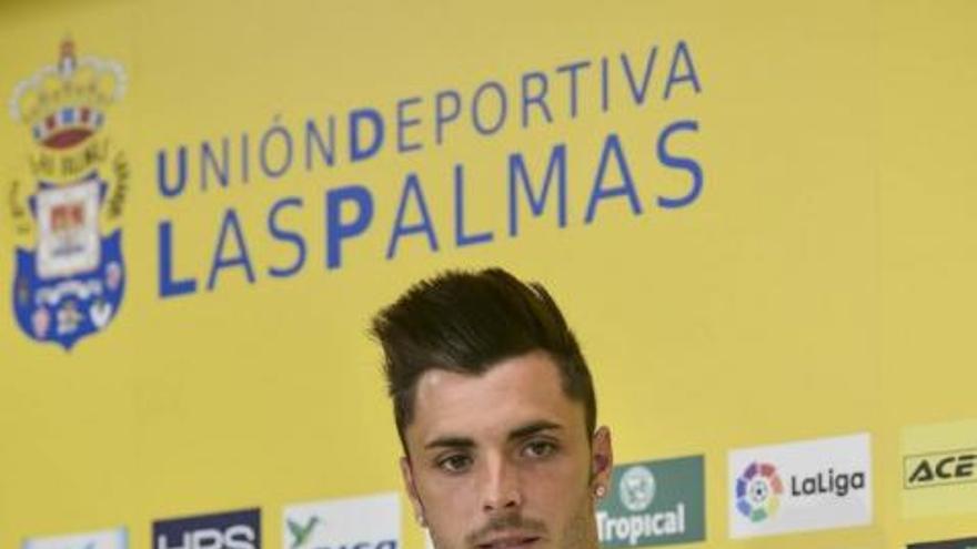 Presentación de Ximo Navarro como nuevo jugador de la UD Las Palmas