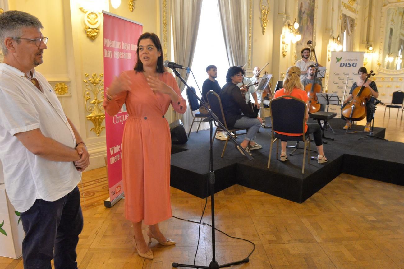 Encuentro con el joven violonchelista Kevin Santana en el Gabinete Literario