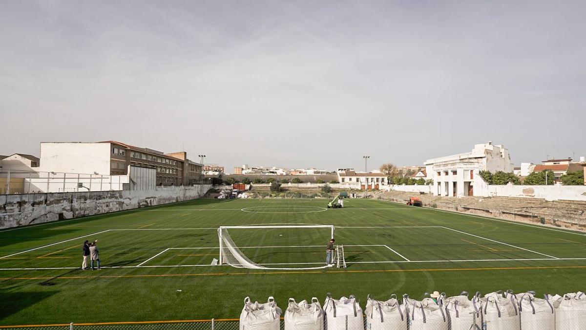 Estado que presenta el campo del estadio tras la primera fase de las obras, que está a punto de culminar.