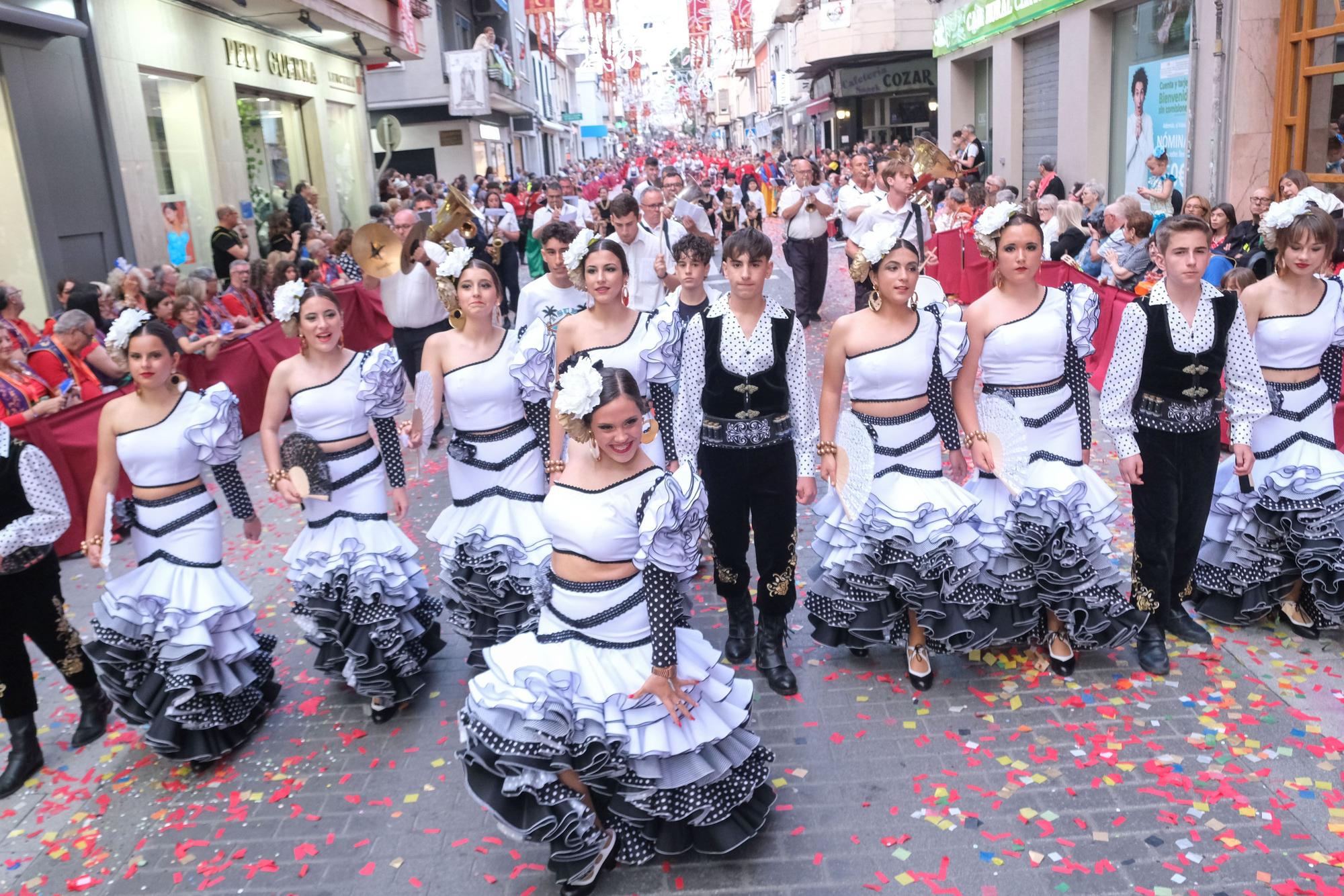 Así ha sido el desfile infantil de las fiestas de moros y cristianos de Elda