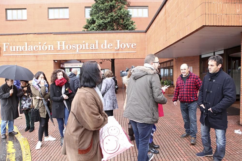 Los dos marineros que pasaron alrededor de doce horas en alta mar, frente a la costa del Cabo Peñas, después de que su embarcación se hundieran cuando estaban de pesca, recibieron hoy el alta médica en el Hospital de Jove de Gijón