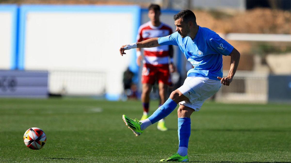 Álex Gallar, en un partido de esta temporada con el Ibiza