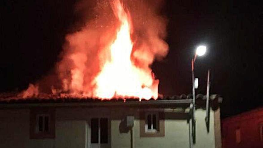 Incendio de la vivienda en Rabanales.