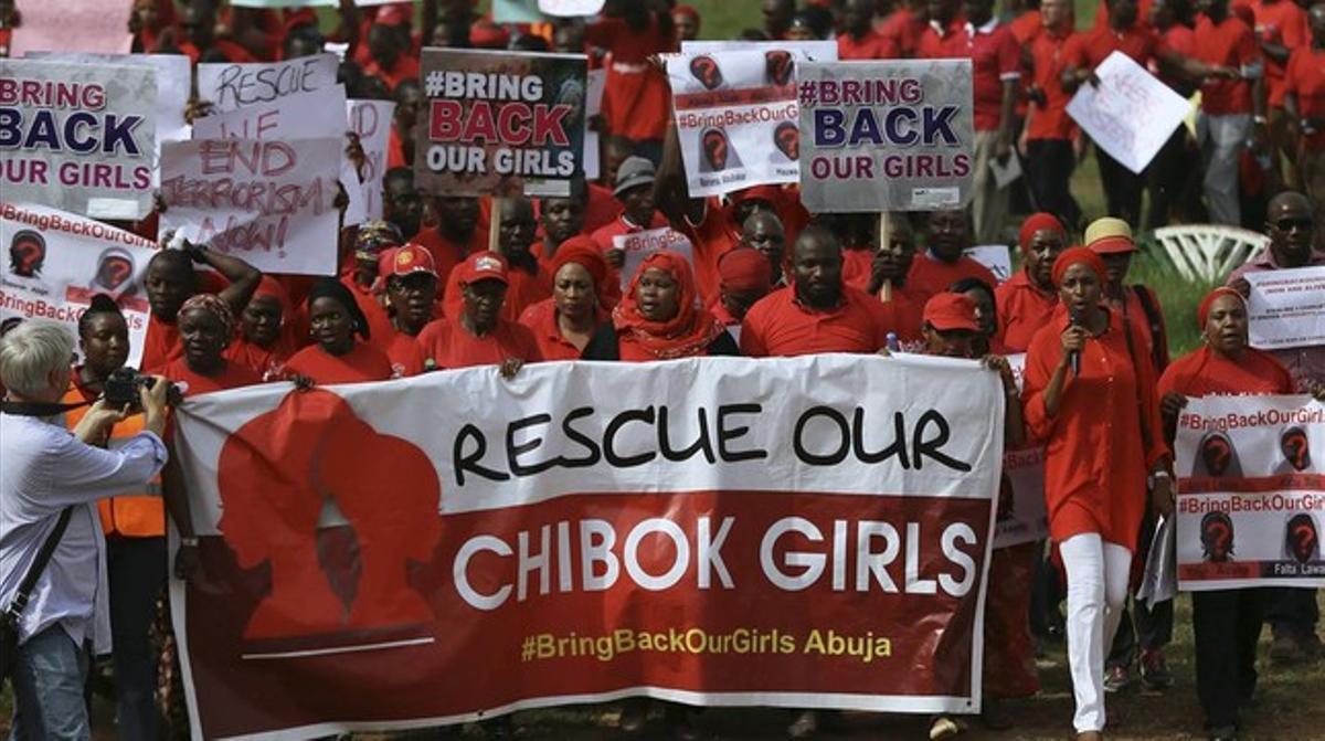 Manifestació per l’alliberament de les nenes segrestades, aquest dijous a Abuya (Nigèria).