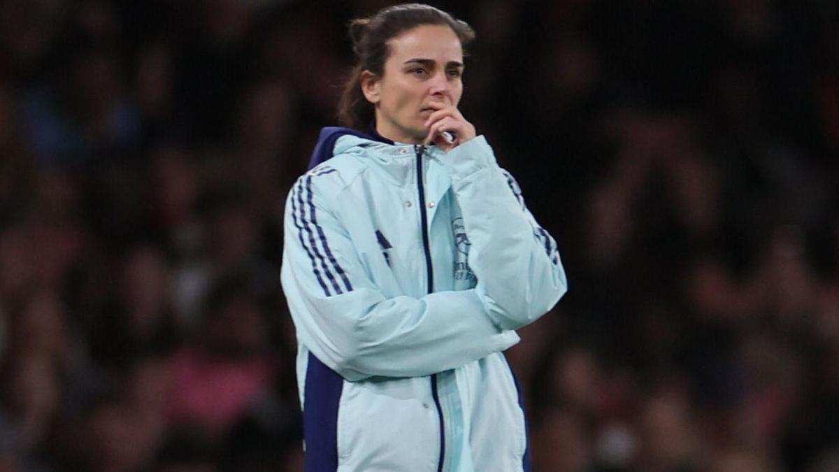 Renée Slegers, entrenadora del Arsenal, durante un partido contra el Real Madrid de esta Champions.