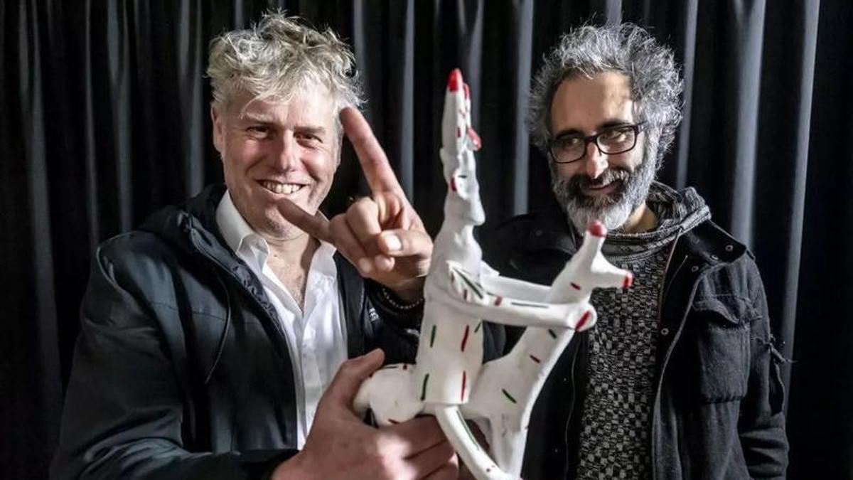 Joan Roca, a la izquierda, con Jaume Manresa, teclista de Antònia Font