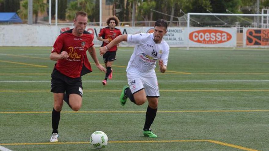 Imagen de archivo del partido que el Formentera jugó ante la Peña en la pretemporada.