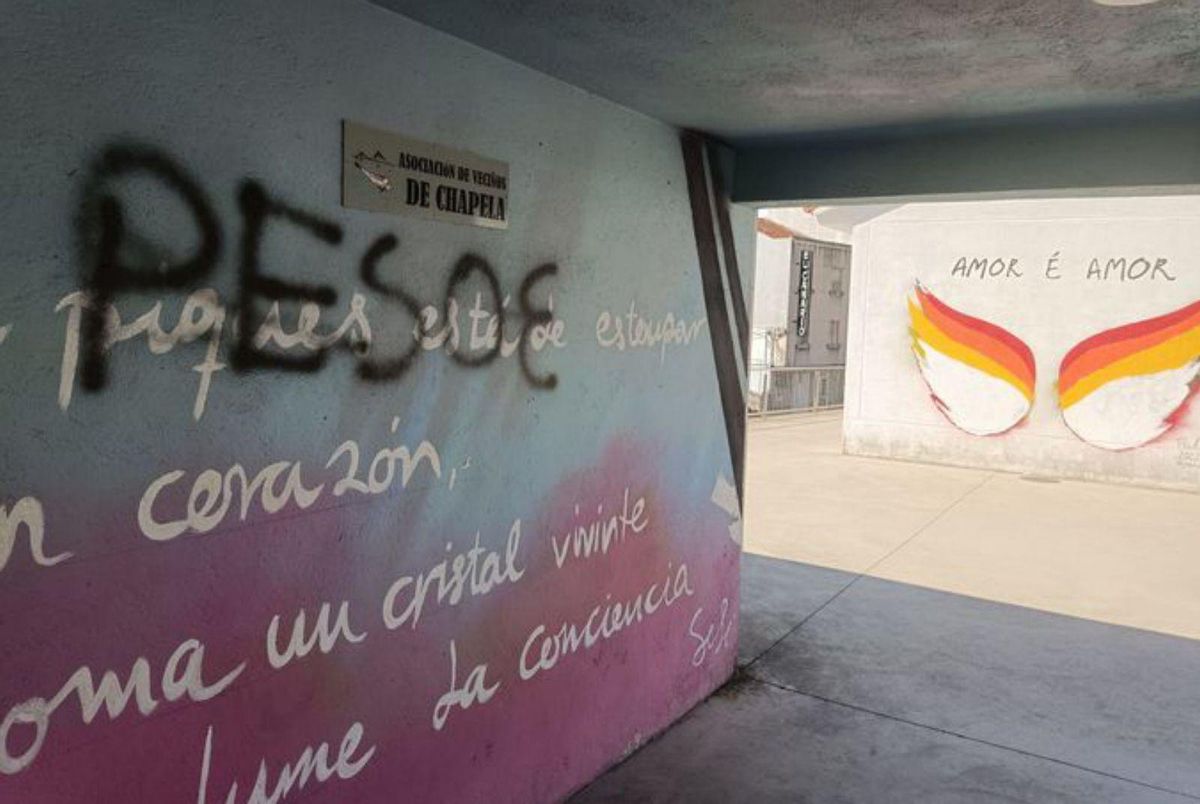 Eliminan las pintadas vandálicas en los murales de la senda verde de Chapela