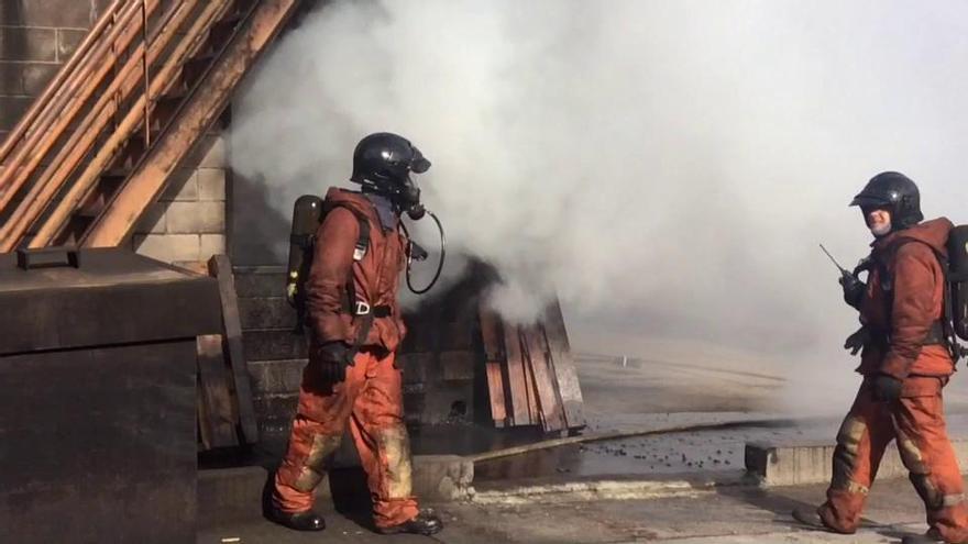 Bomberos en Veranes