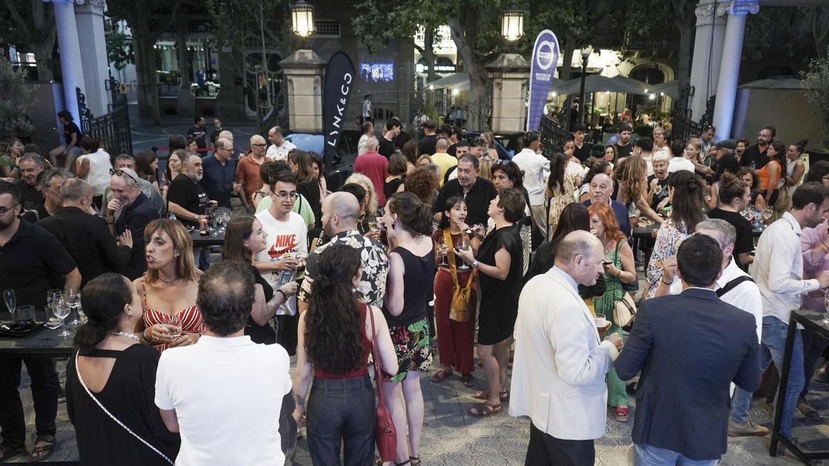 Ambient de la Nit del Comerç, l'any passat al pati del Kursaal