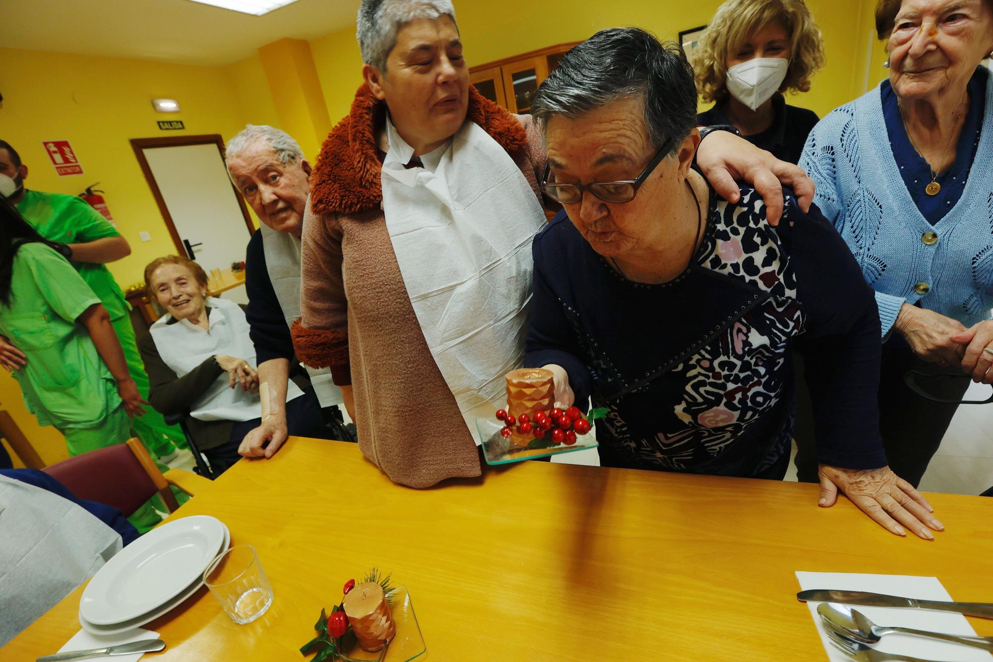 Un año del comienzo de la vacunación en Asturias, con cientos de muertos menos