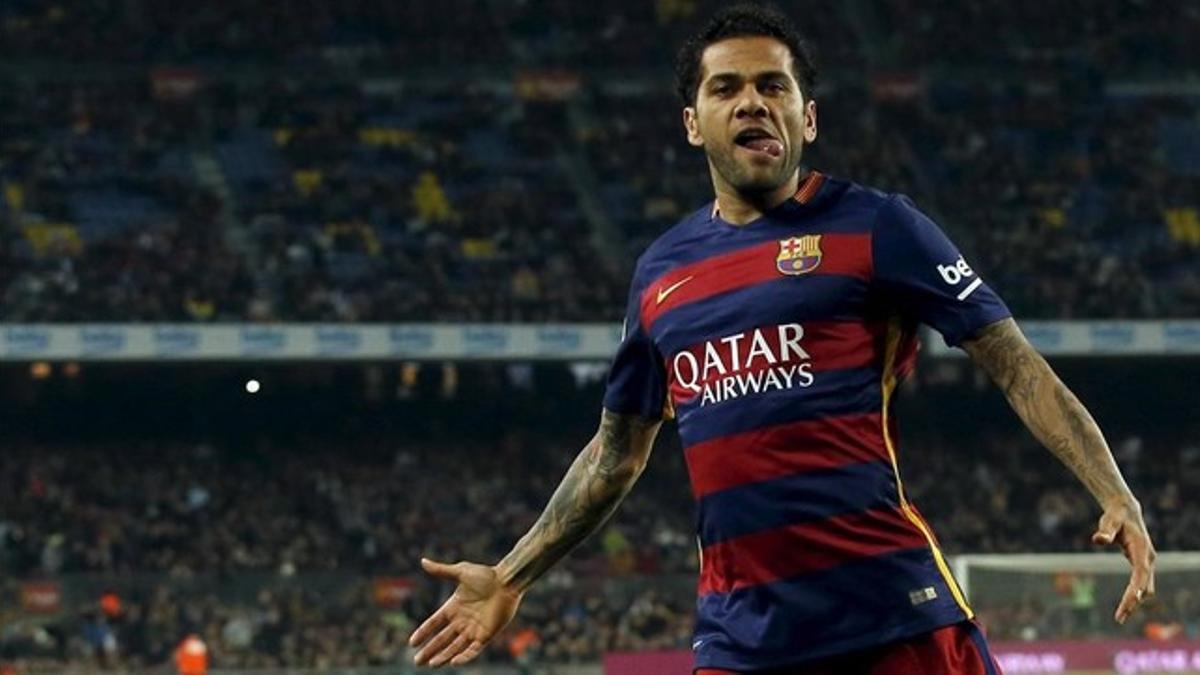 Dani Alves celebra el gol anotado ante el Villanovense