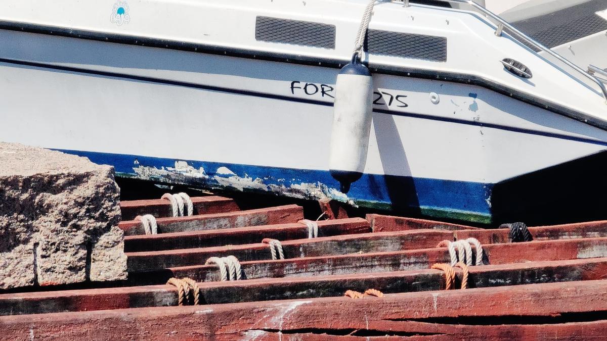 Detalle de los daños causados en el costado de babor