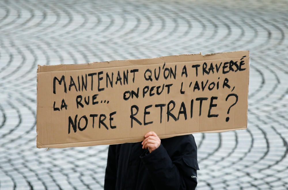 La huelga contra la reforma de las pensiones paraliza Francia