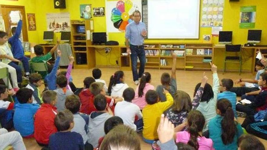 Imagen de la charla llevada por Ricardo Terceiro.