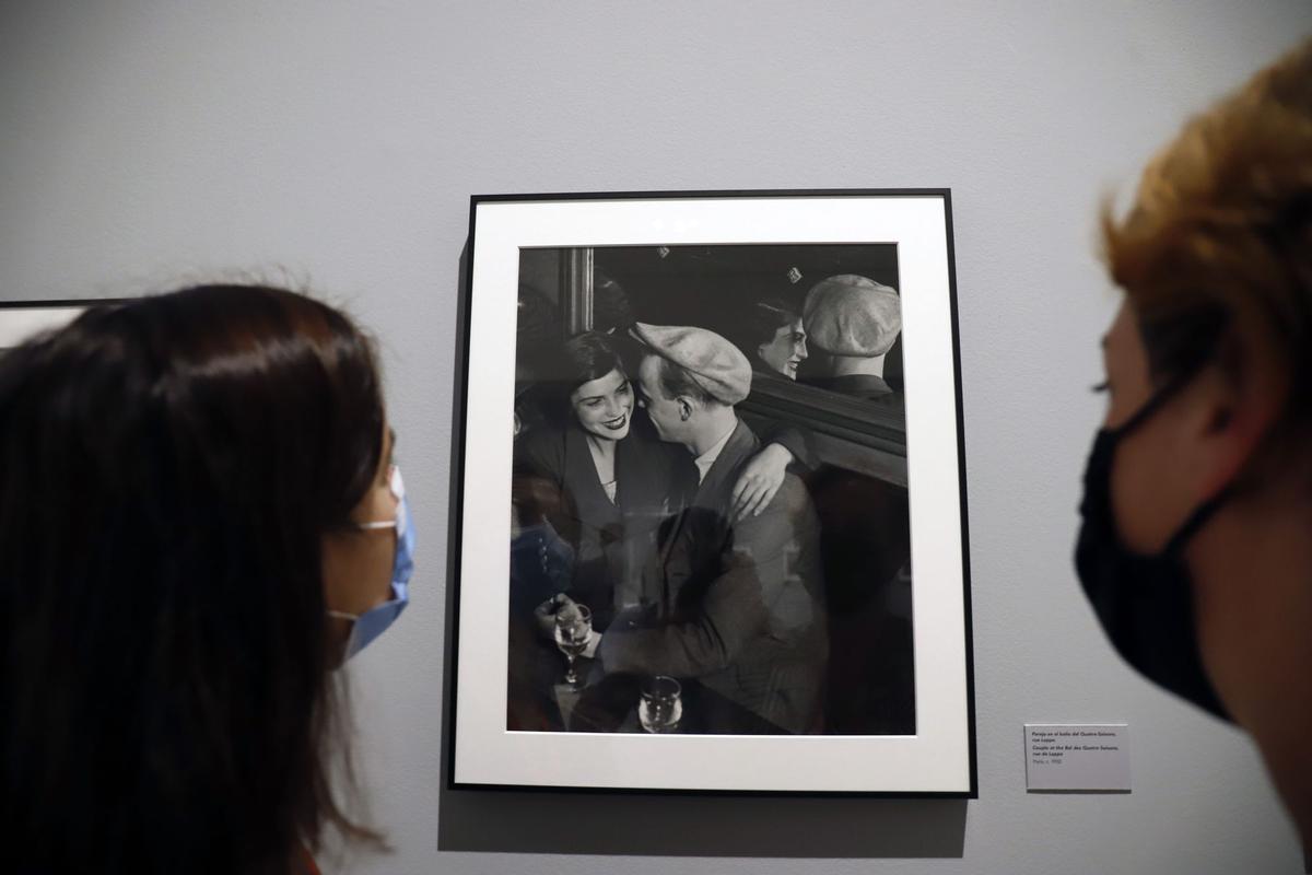  La muestra acoge 240 fotografías, dibujos y esculturas procedentes de los fondos de los archivos de la familia Brassaï.