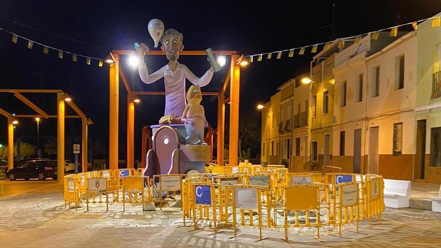 La falla El Compromís de Almenara desmonta sus dos monumentos