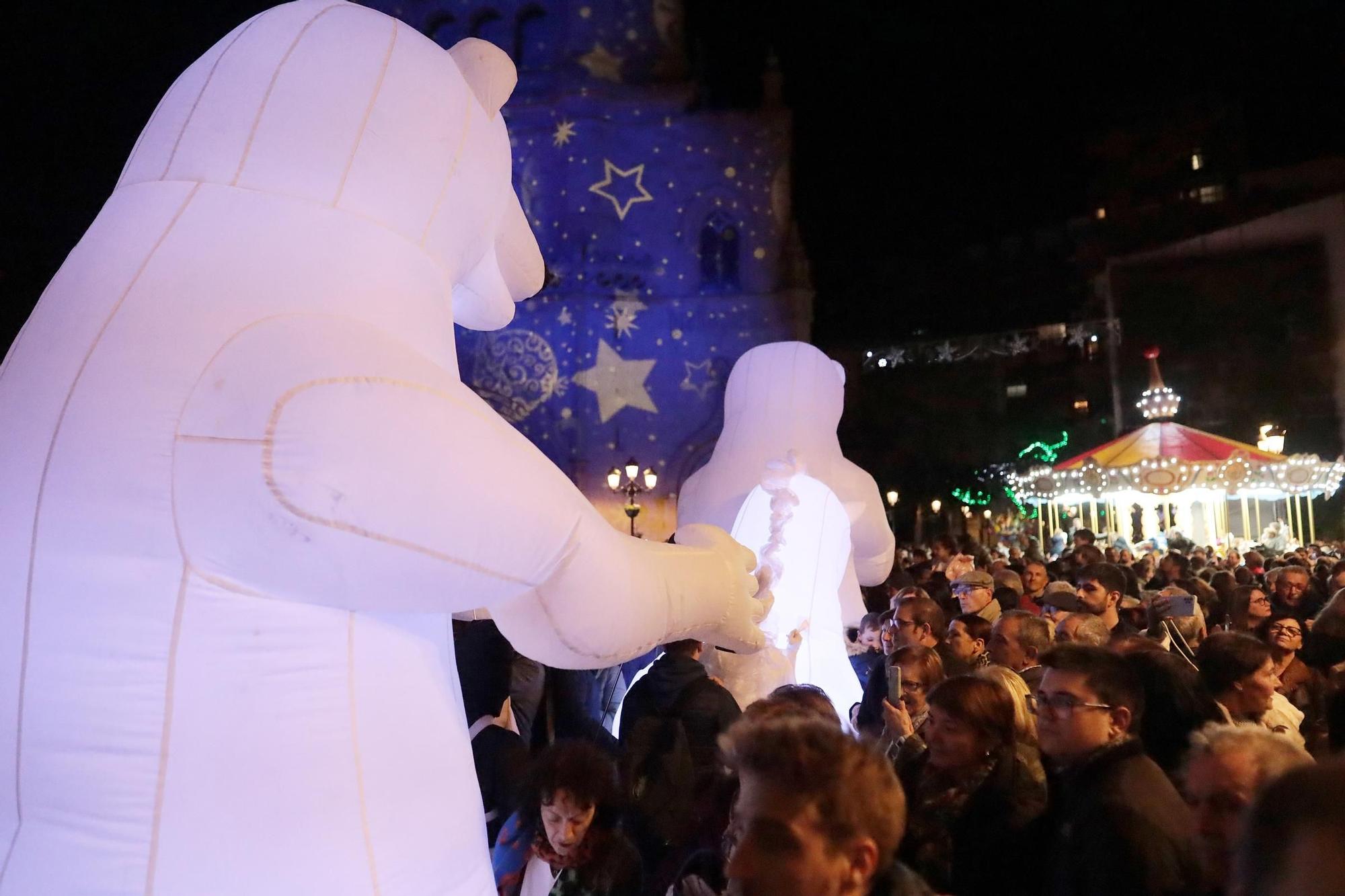 Las mejores imágenes del encendido de luces en la Plaza Mayor de Castelló