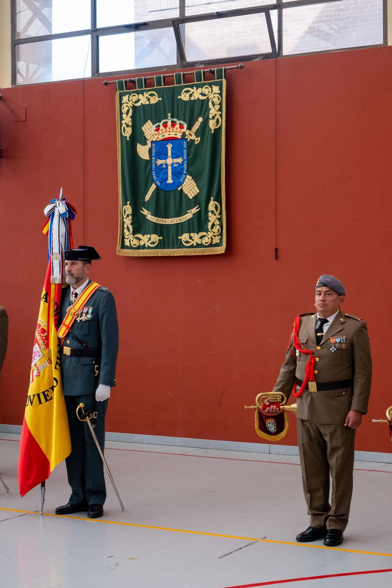 EN IMÁGENES: Así fueron los actos en Oviedo del 179 aniversario de la Guardia Civil